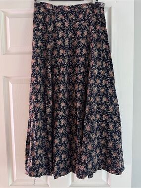 VTG Laura Ashley Midi Skirt Dark Blue Black Floral Print Sz 6 Or 8 Made In Japan